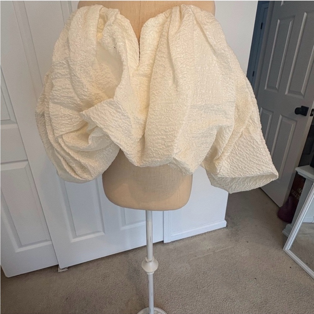 Acler NWT Cream Textured Off-Shoulder Top
